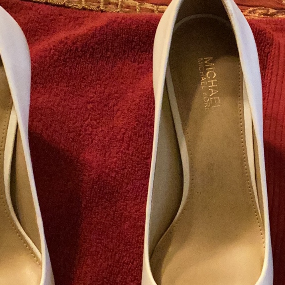 Elegant White Women's Heels - Picture 2 of 5